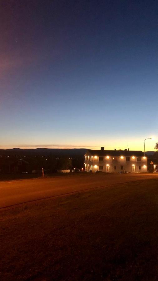 Fin Laegenhet I Centrala Oviken, Mellan Fjaell&Stad Eksteriør billede
